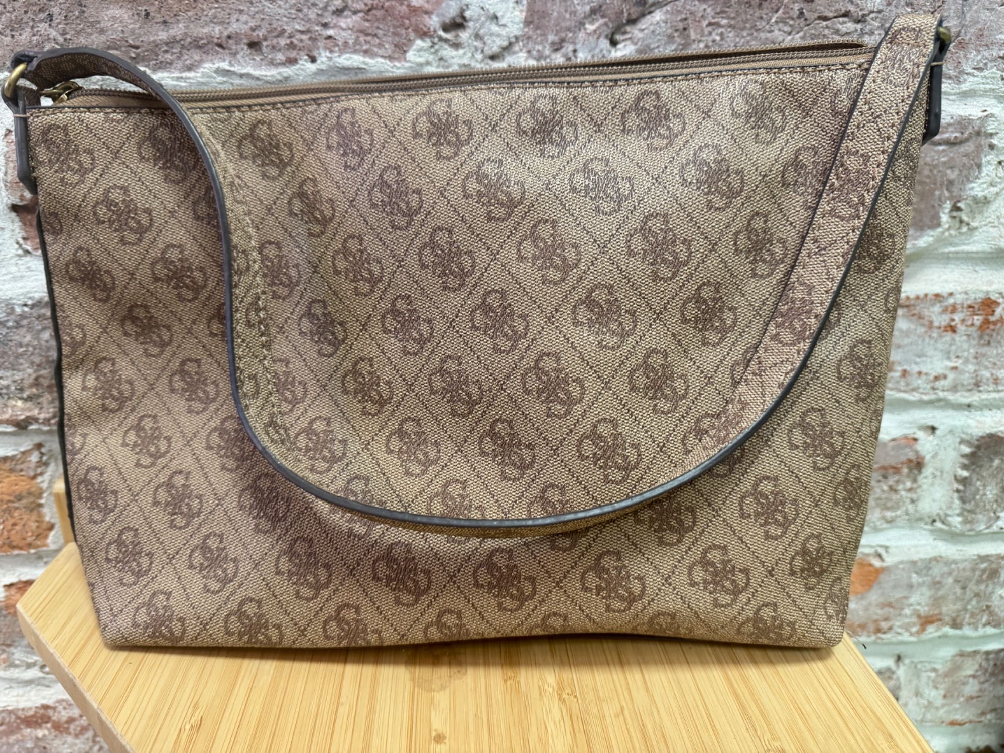 Torebka Guess /Kraków Starowiślna