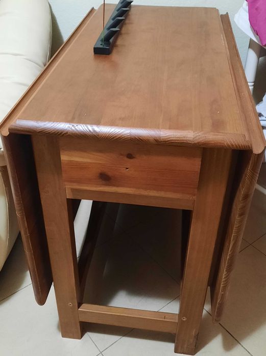 Mesa de madeira maciça