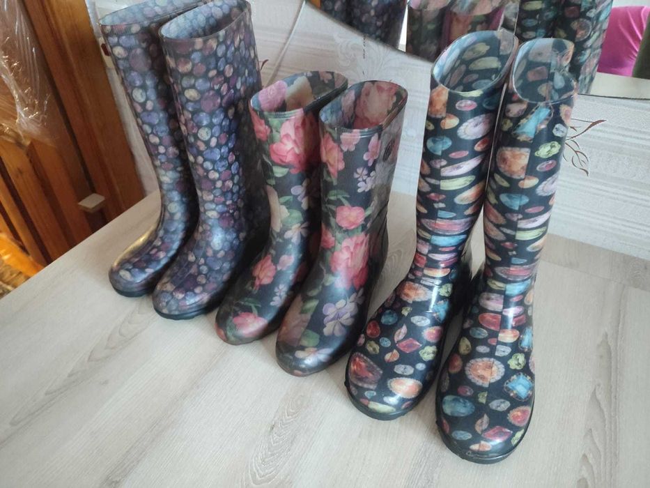 Чоботи силіконові, гумові. Сапоги силиконовые, резиновые