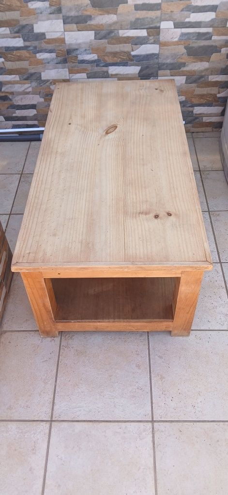 Mesa de centro em madeira
