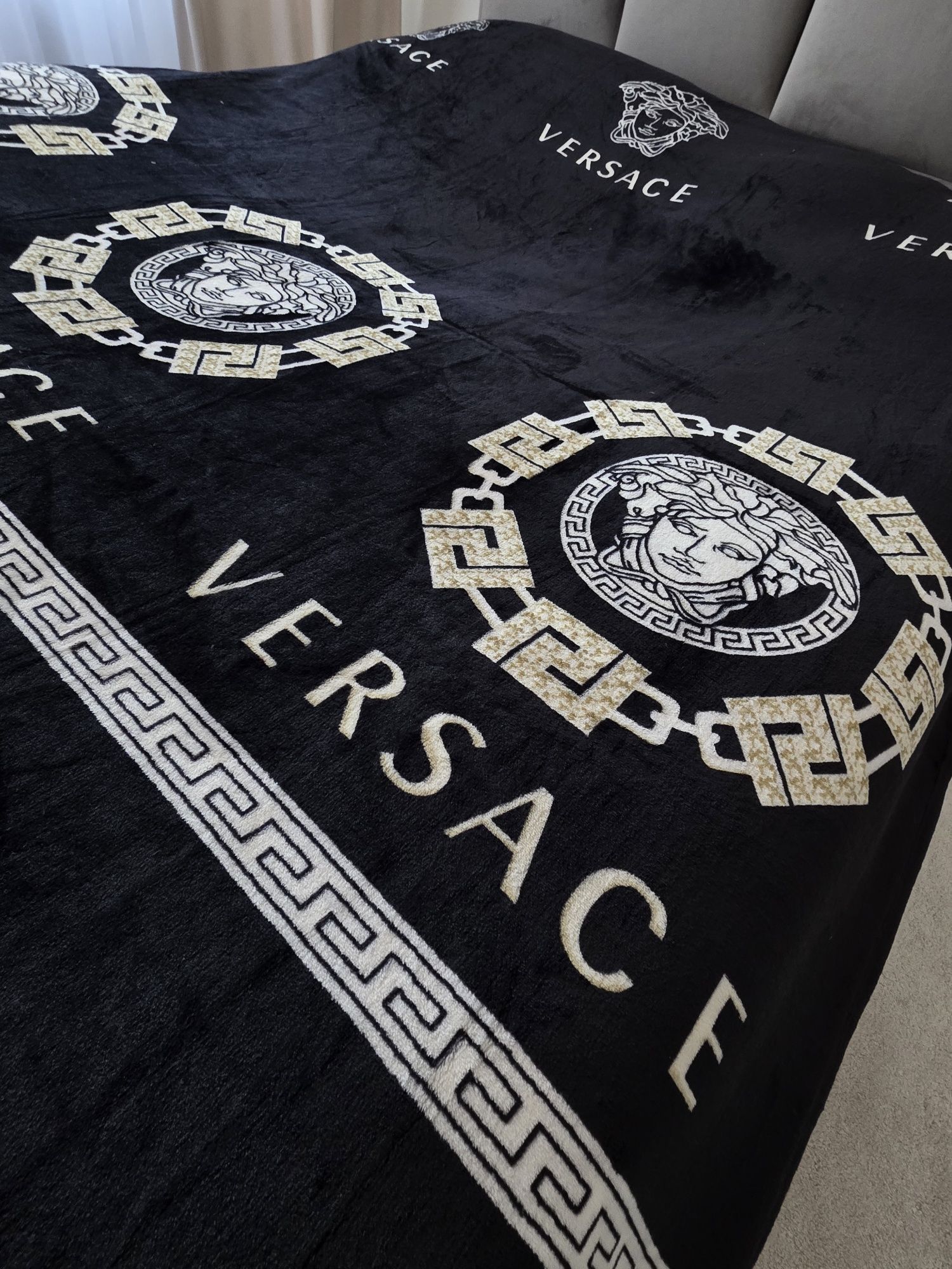 Koc narzuta  versace  200x220  czarno złoty glamour