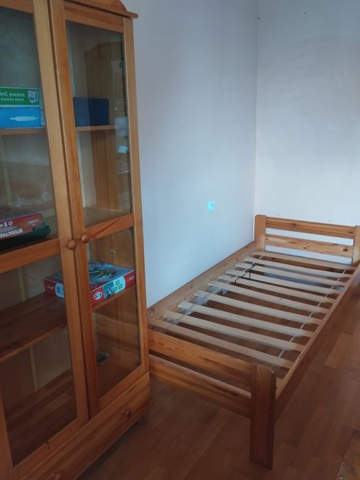 Komplet mebli drewnianych