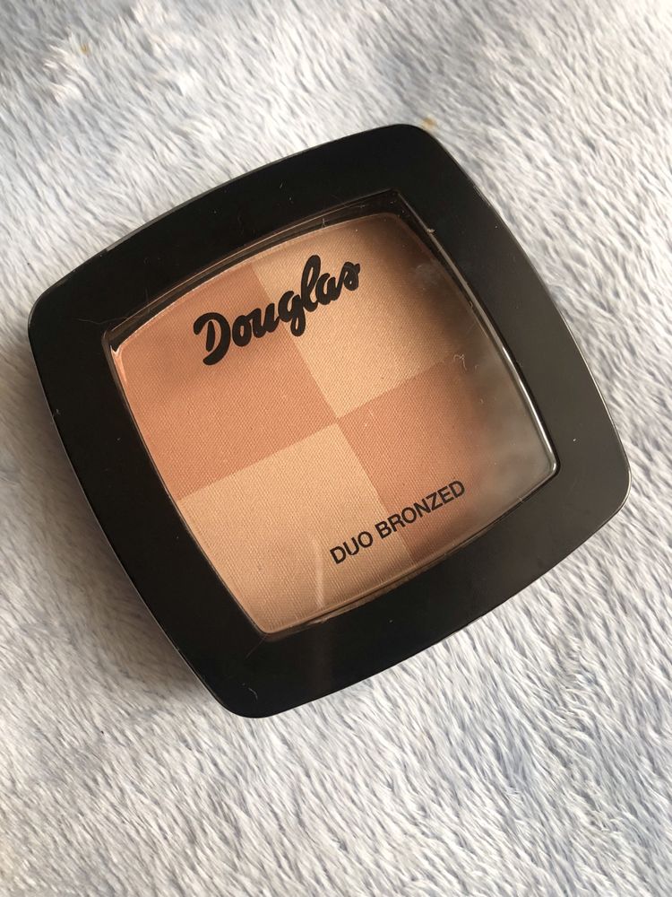 Douglas Duo Bronzed Puder brązująco rozświetlający 9,5g