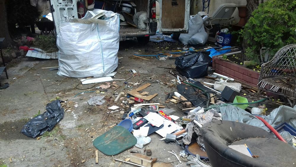 Wywóz śmieci odpadów styropian papa