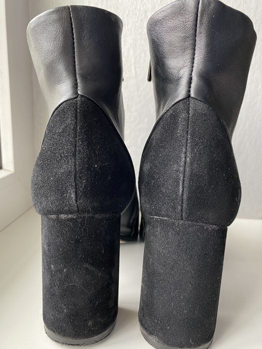 Сапожки женские  ботильоны на среднем каблуке 2 пары