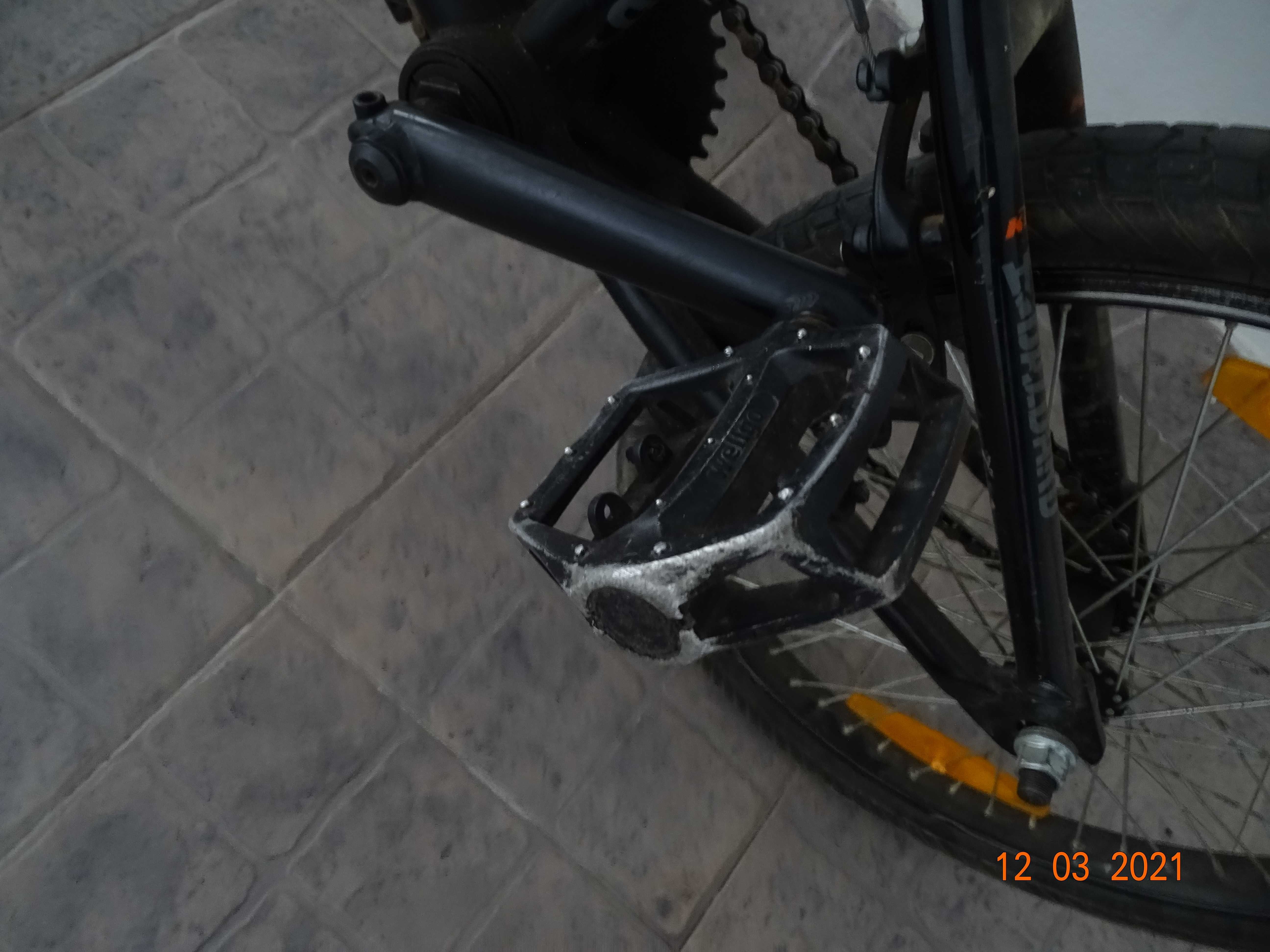 Bicicleta BMX + suportes laterais