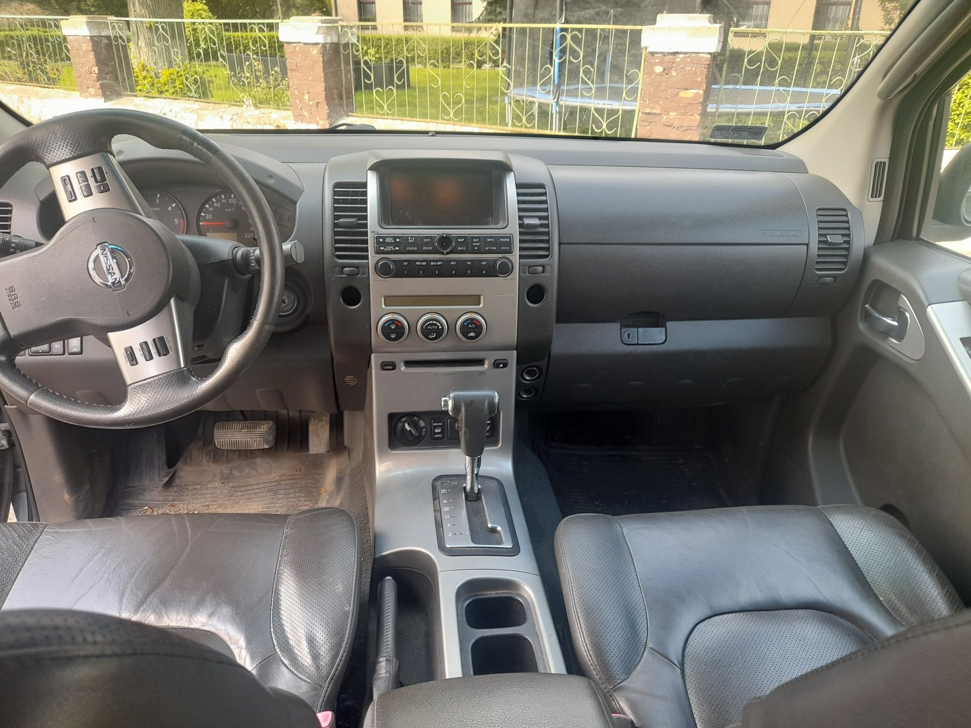 Nissan  Navara  d40