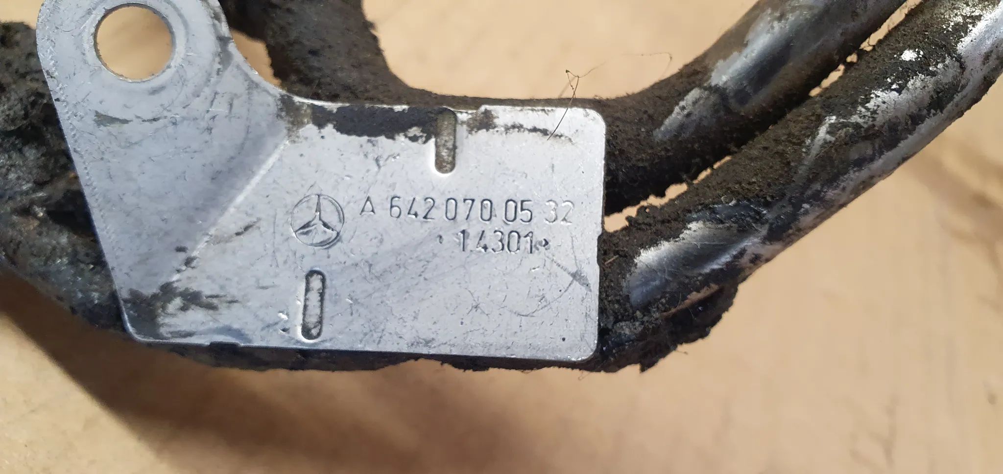 Przewód paliwa rurka wąż Mercedes R-Klasa W251 3.0 CDI A6420700532