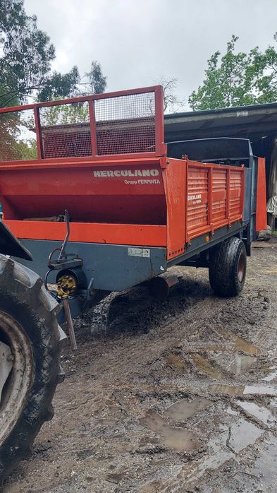 Reboque Espalhador de Estrume