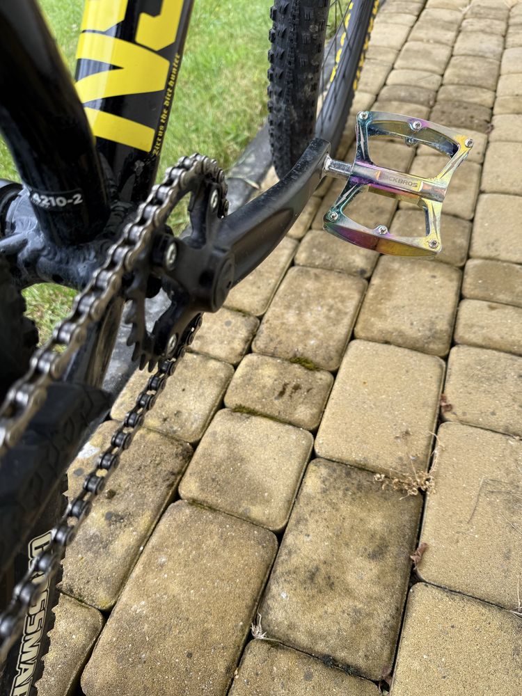 Rower NS Bikes Zircus Dirt 26” | Maxxis | Nowe gripy i pedały