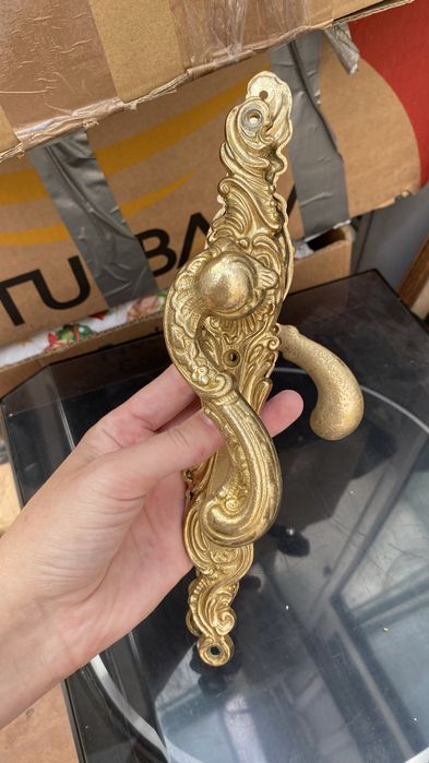 Вінтажні дверні ручки