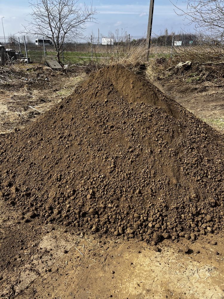Usługi transportowe ziemia kamień fundament