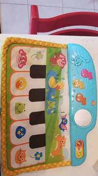 Piano musical para bebé