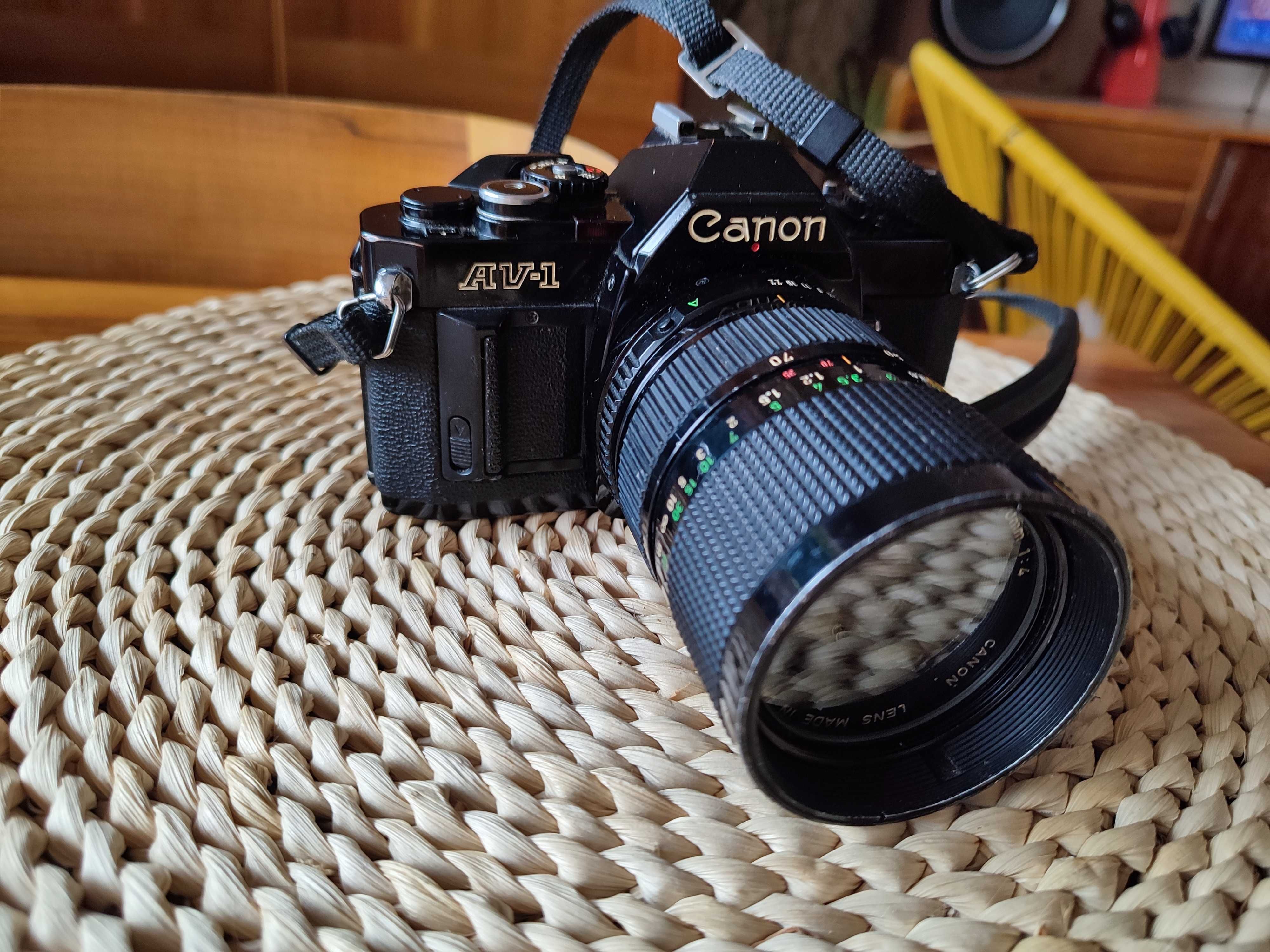Aparat Canon AV-1 Canon zoom lens FD 35-70 mm 1:4
