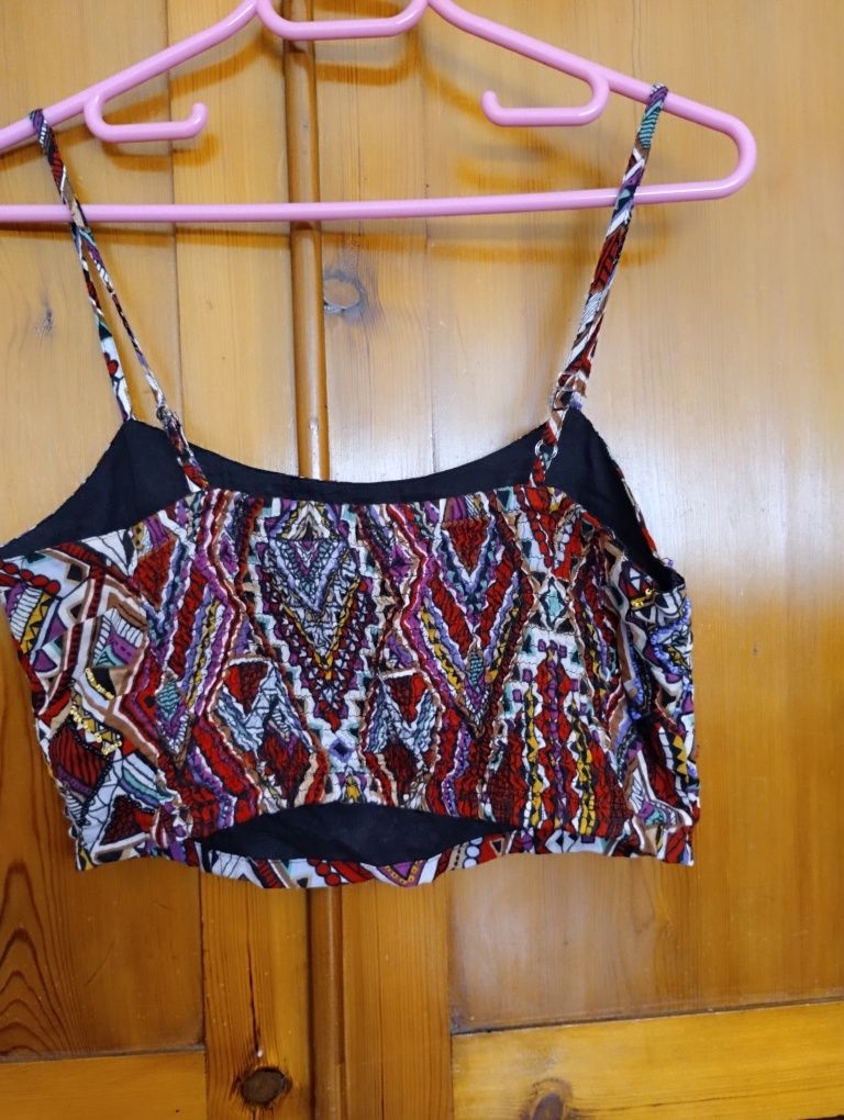 Top Stradivarius étnico missangas