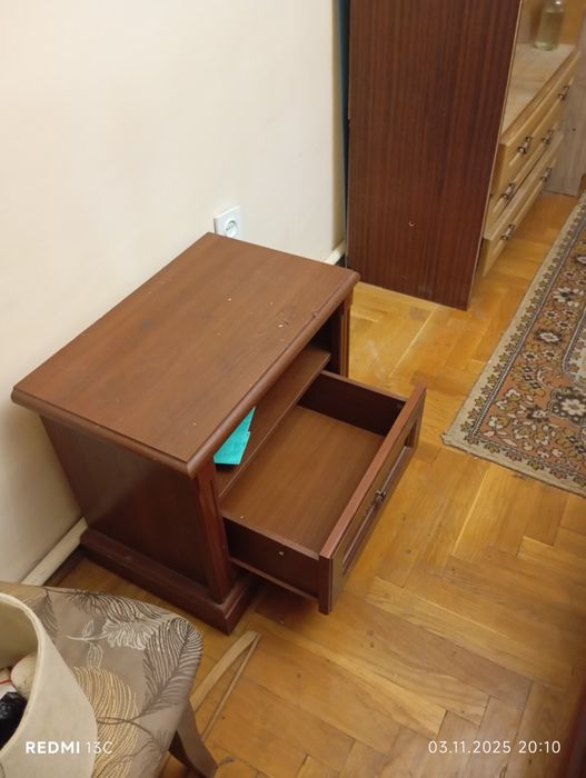 Ліжко матрац дві поиліжкові тумби