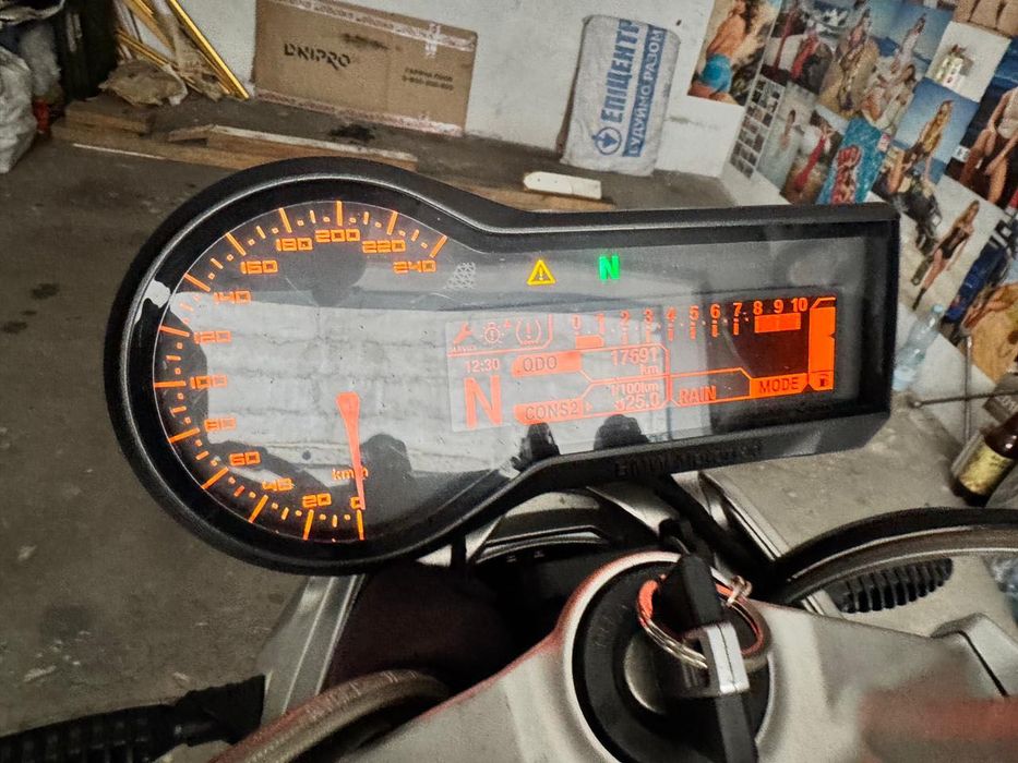 Продам мотоцикл BMW r1200r