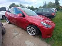 Tesla Y Tesla model Y niski przebieg