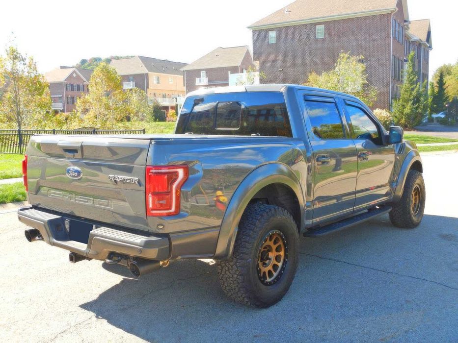 Ford F-150 Raptor SuperCrew      2018