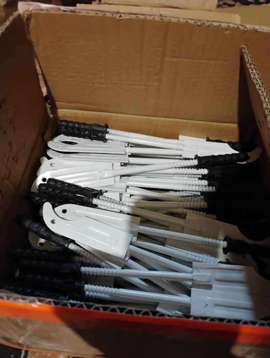 Wspornik hak uchwyt do grzejnika aluminium Kołek fi-12mm, dł 175/215mm