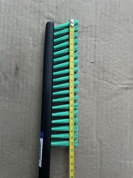 Щітка для прибирання снігу зі скребком без подряпин лкп чорна Vikan