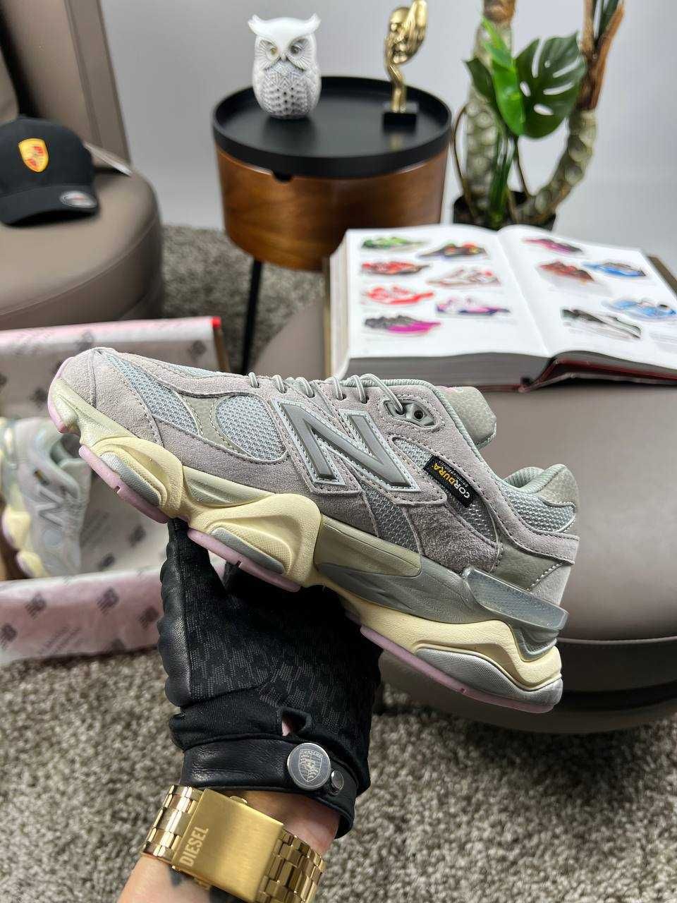 Жіночі кросівки нью беланс New Balance 9060 Light Grey Pink  [36-41]