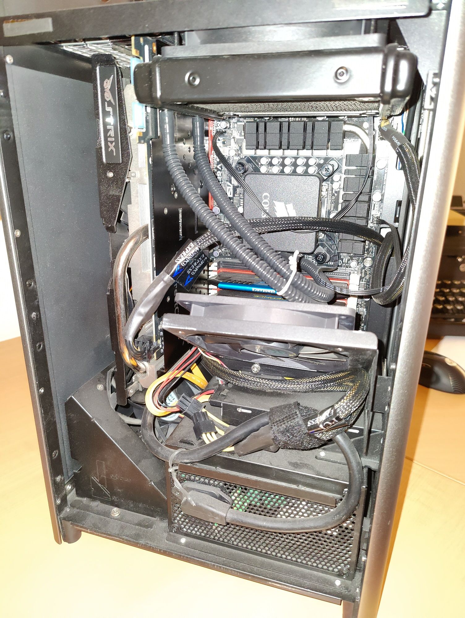 PC Intel i5-3570k 16gb ram SSD 256Gb DD 750Gb