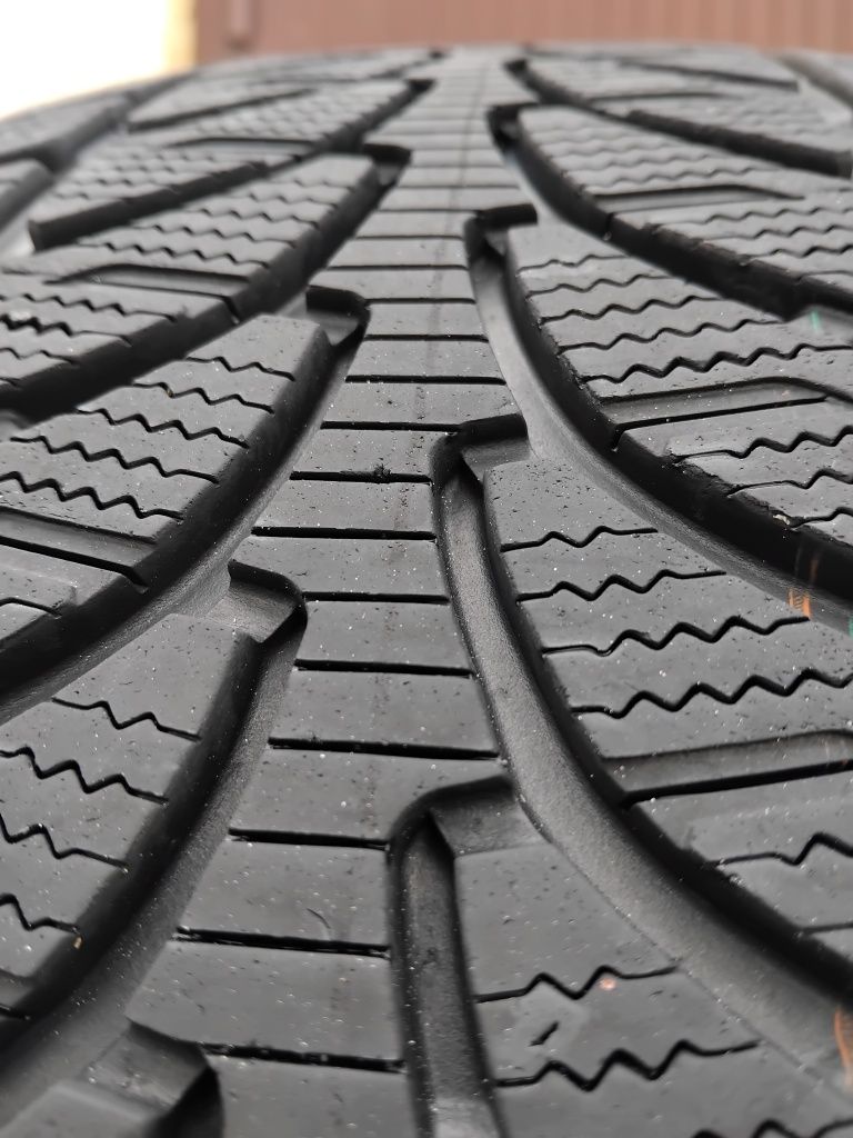 шини зимові 255.50R20. BRIDGESTONE BLIZAK