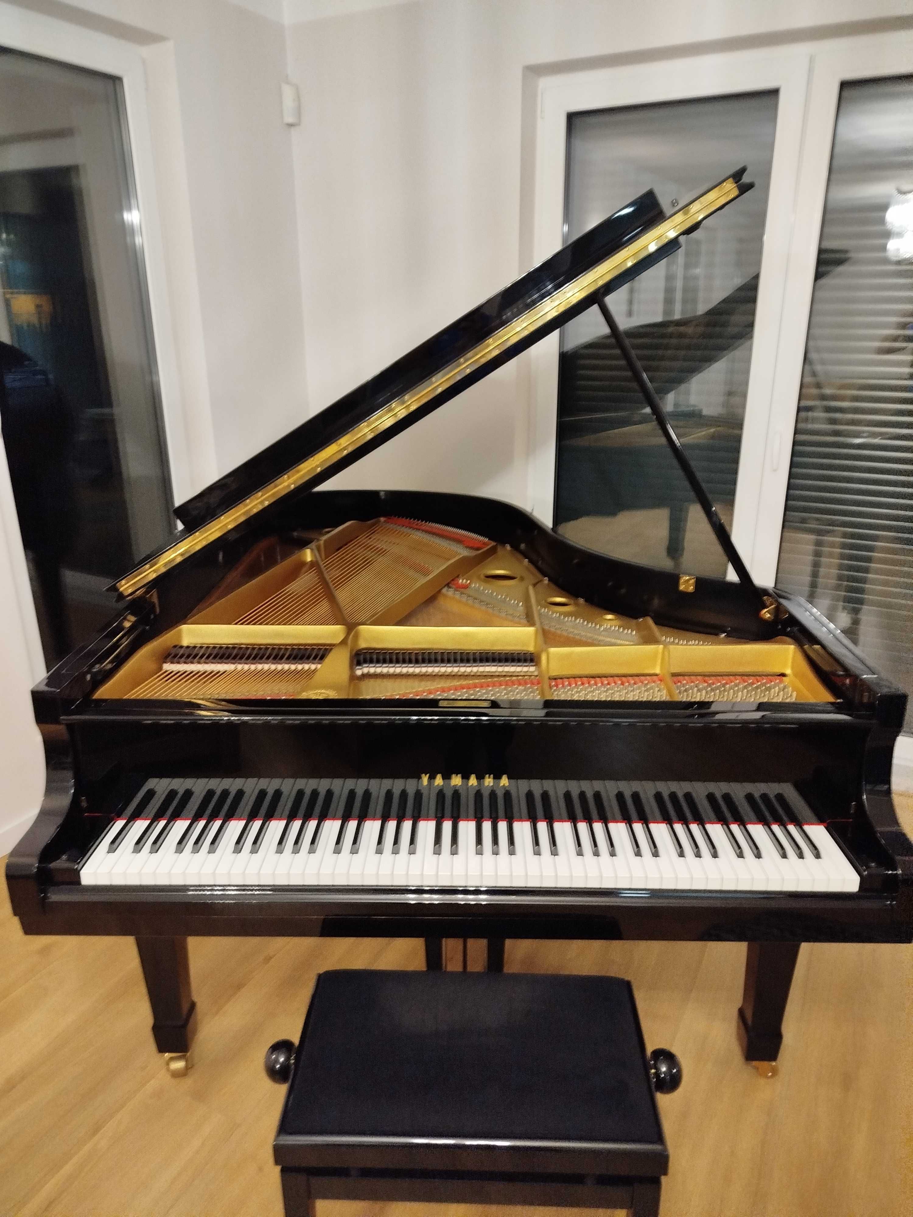 Fortepian Yamaha c3