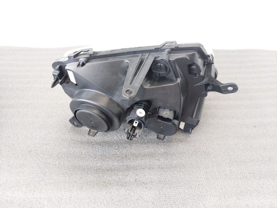 Ótica / farol esquerda DACIA Duster (HS_)
