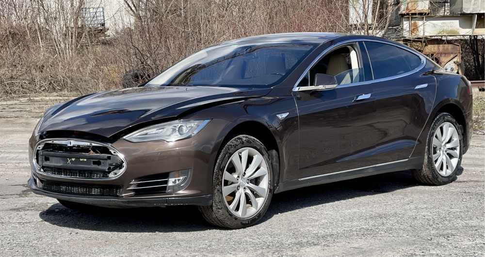 Запчастини, авторозбір, автошрот Тесла модел С, Tesla model S