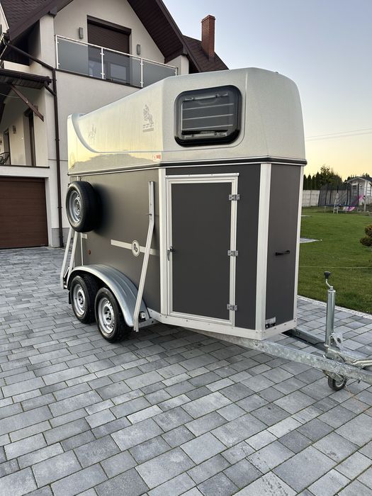 Przyczepa  do przewozu 1,5 konia dmc 1300 kg kat B