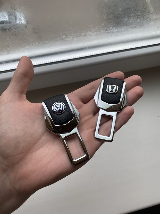 Заглушки ремня безпеки з логотипами марки авто BMW,AUDI,MERSEDES,TESLA