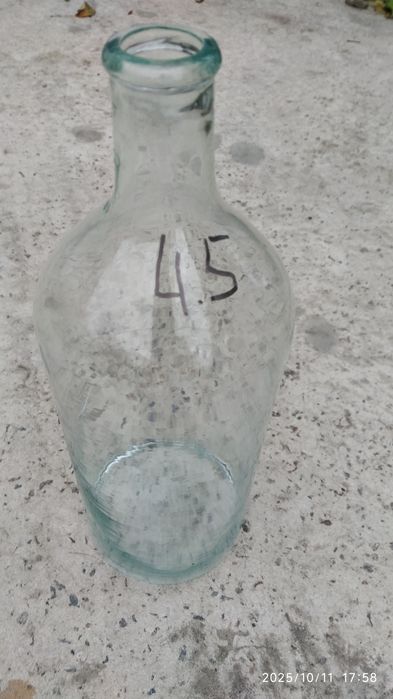 Бутли 4.5-литров в хорошем состоянии.