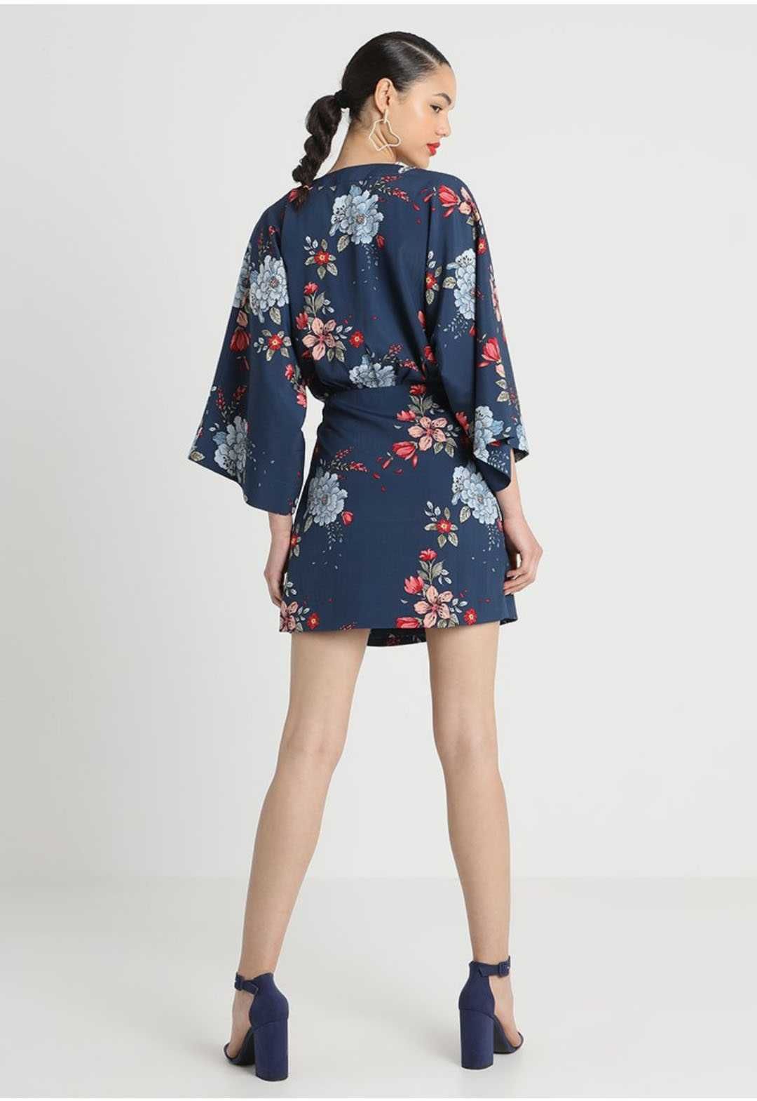 Sukienka Pepe Jeans kimono Ainoa rozmiar M