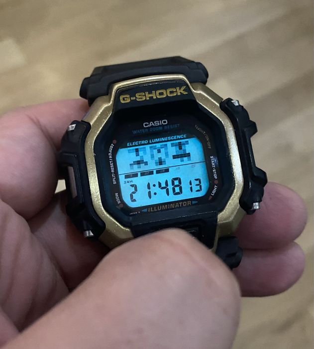 Casio G-Shock DW-8150 “Gundam”