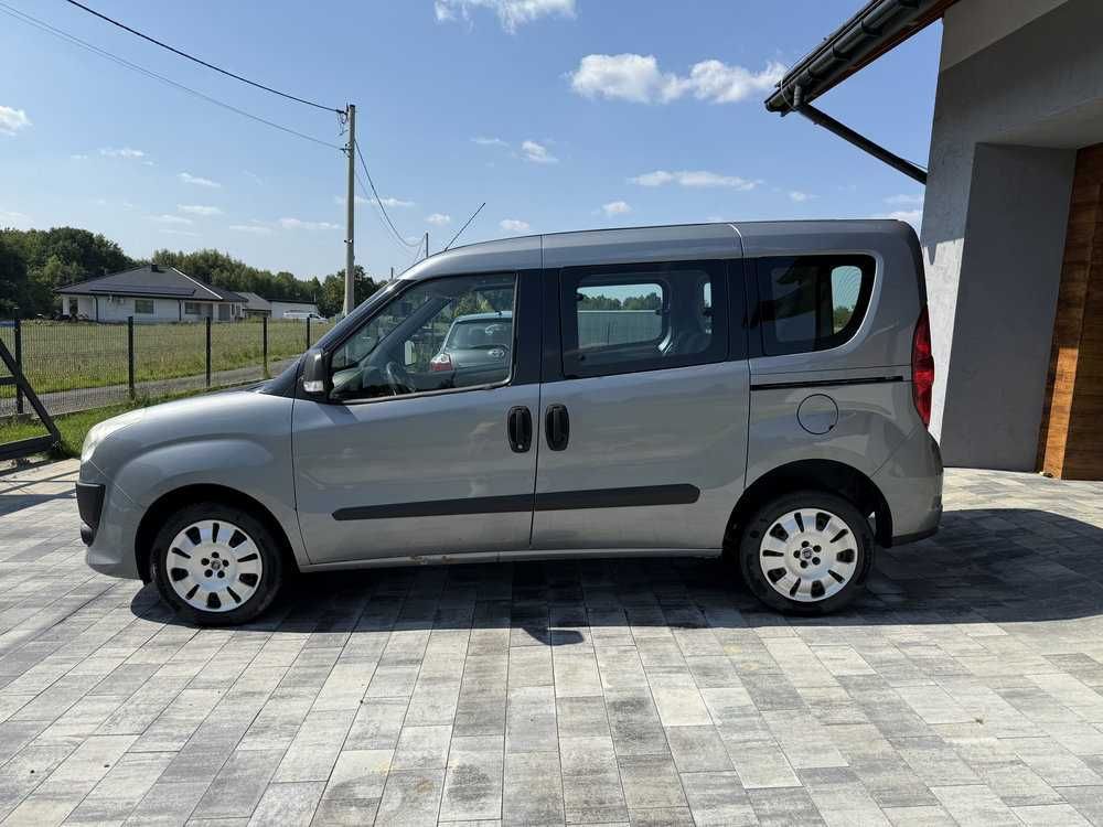 Fiat Doblo MiniVan 1.4 T-Jet 2013 | 249 000 km Srebrny | 1 Właściciel