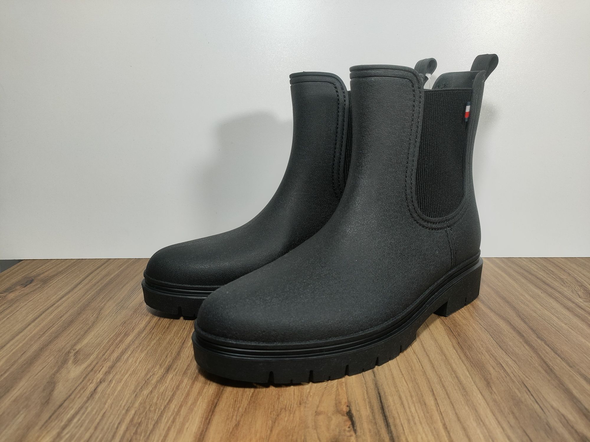 Kalosze Tommy Hilfiger Matt Ankle Rainboot czarne damskie r. 40 25,5cm