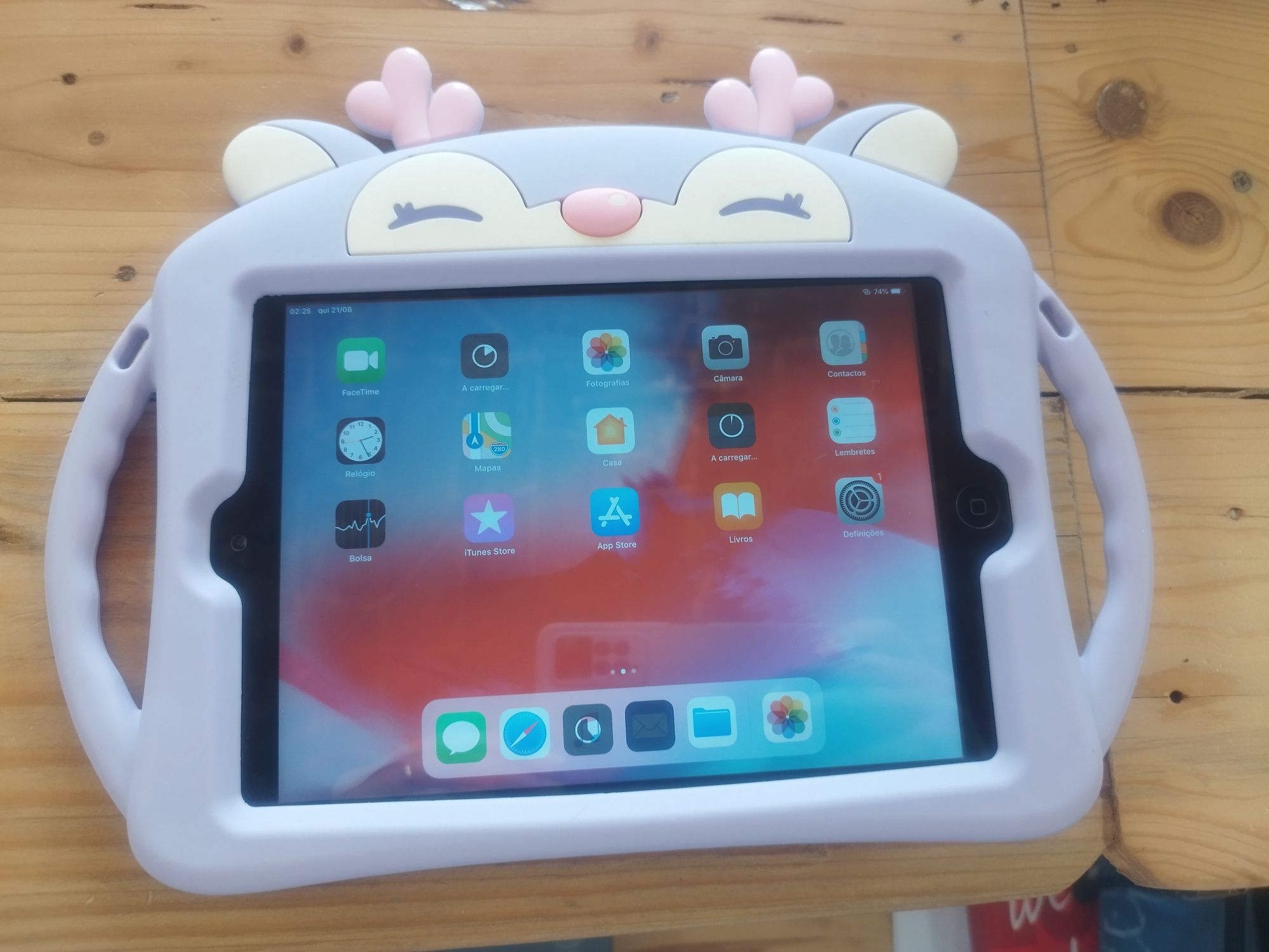 iPad mini 2 16GB em óptimo estado de conservação.