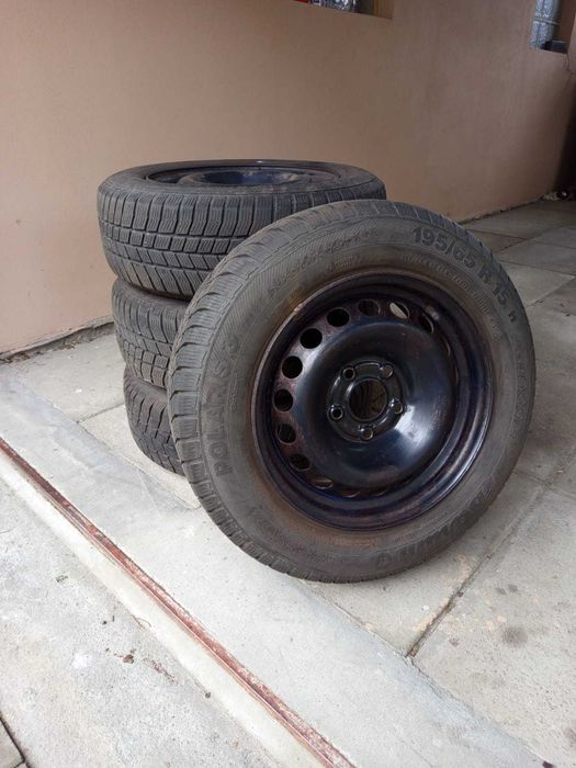 Opony zimowe z felgami stalowymi 195/65/R15