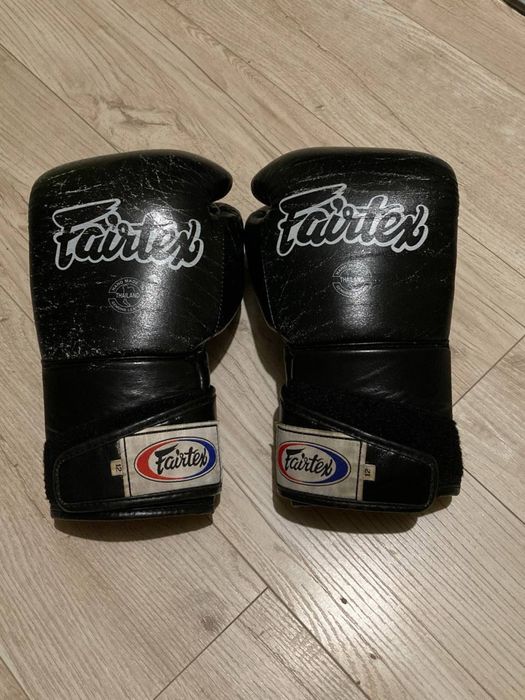 Боксерські рукавиці Fairtex BGV1 Black 12 унцій (бинти в комплекті)