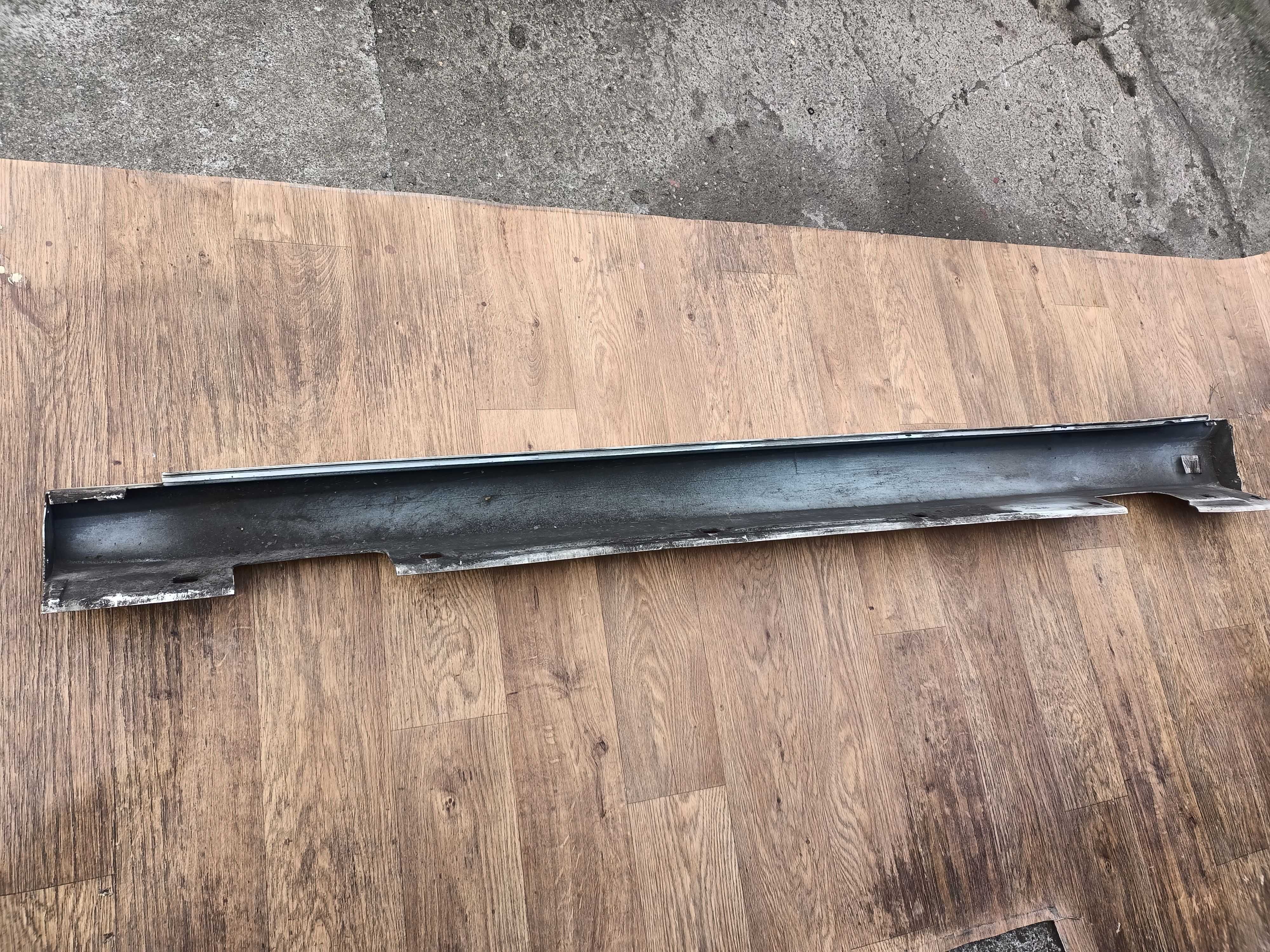 Mercedes B klasa W246 listwa progowa prawa
