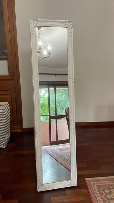 Espelho de pé branco
