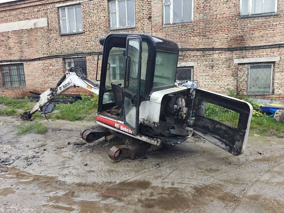 Продам міні-екскаватор гусеничний Bobcat 334D на запчастини