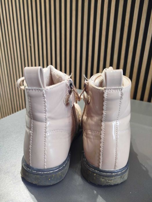 Buty dziewczęce lakierowane 29 – stan bardzo dobry