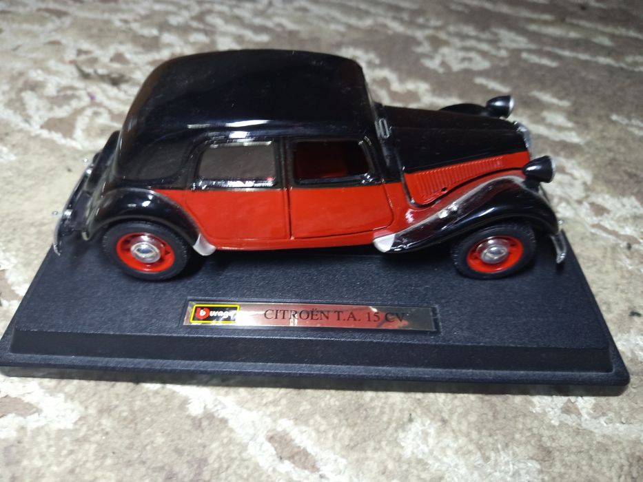 Металева модель автомобіля Citroen 15 CV TA 1938
