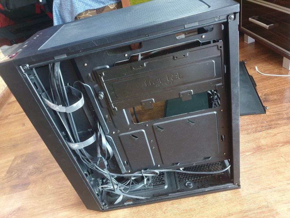 Fractal Design Meshify C + 6x wentylatory