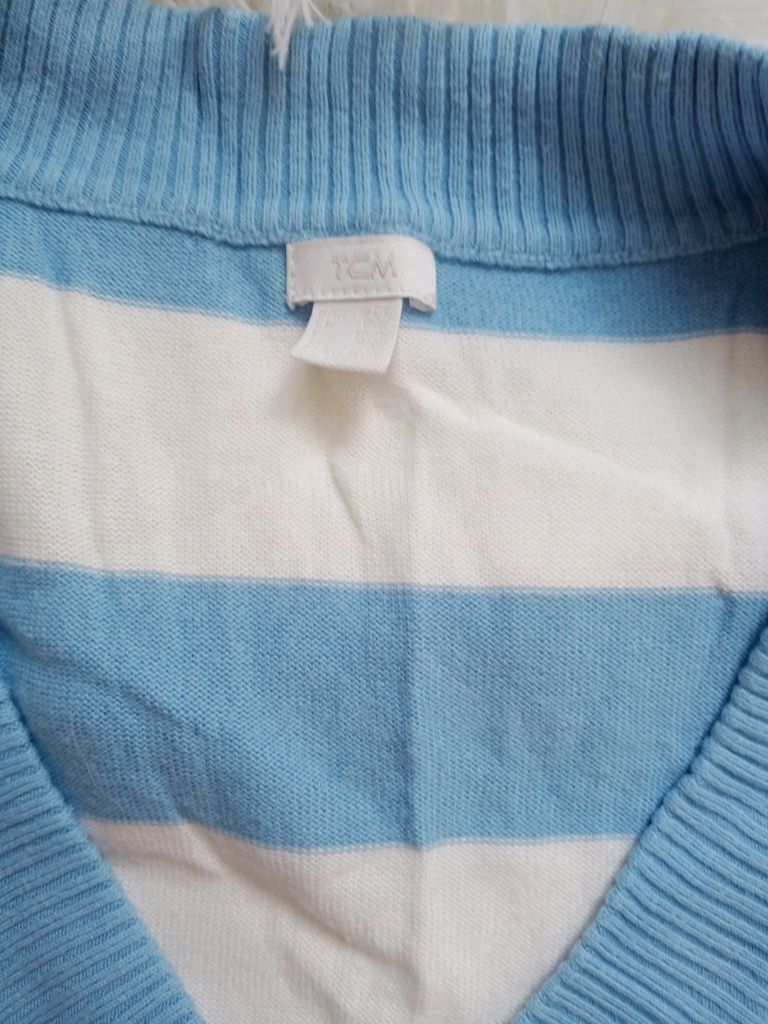 Sweter w biało-niebieskie paski