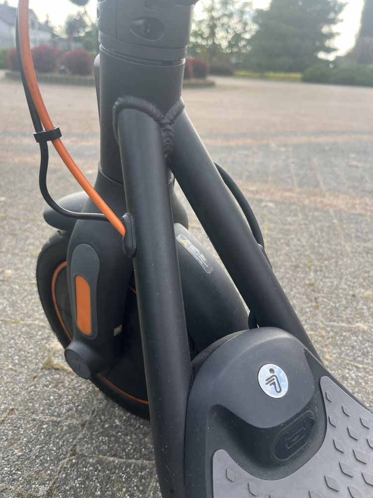 Hulajnoga Segway ninebot KickScooter F40E