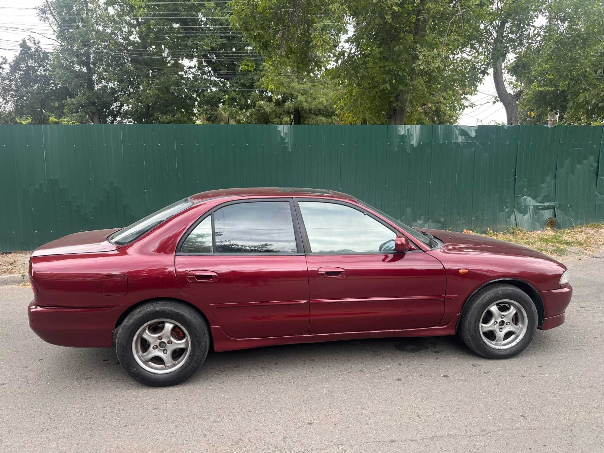 Mitsubishi Galant GT 2.0 V6 в хорошем состоянии на полном ходу